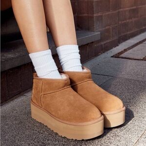 Ugg Classic Ultra Mini Platform Boot in Chestnut, size 7